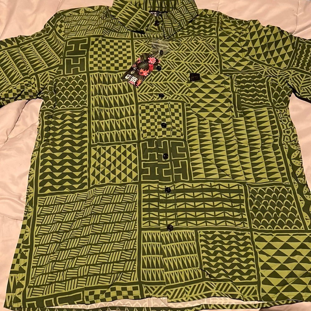 Hawaiis Finest Mens Medium Green button up shirt
